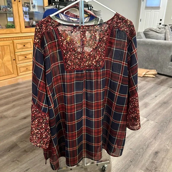 Catherine’s Women’s plus-size Navy Blue & Red Floral Bell-sleeve Blouse❤️❤️4X - Picture 7 of 7